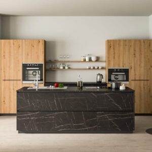 Küchenzeile mit Kochinsel