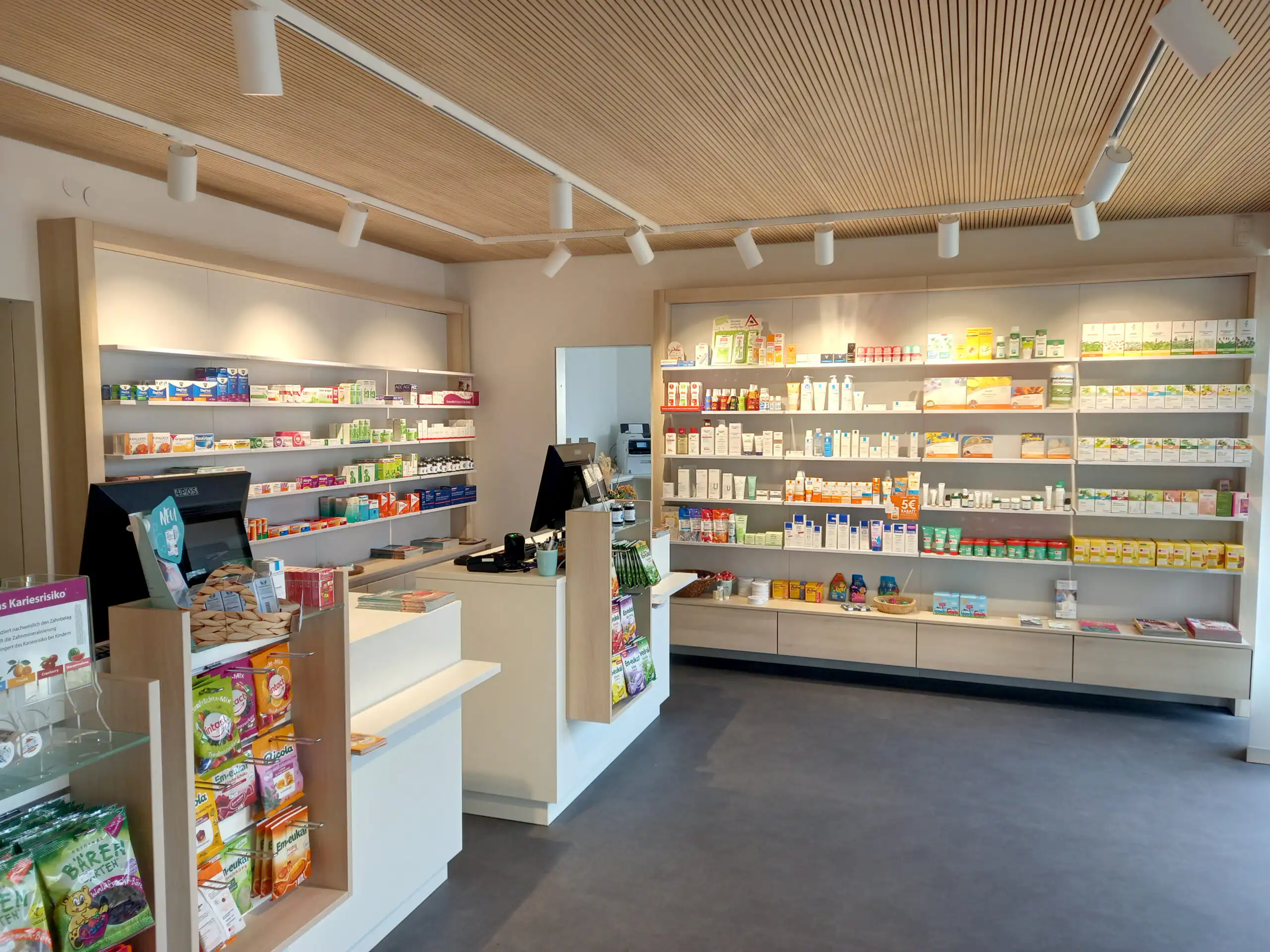 Apothekeneinrichtung2