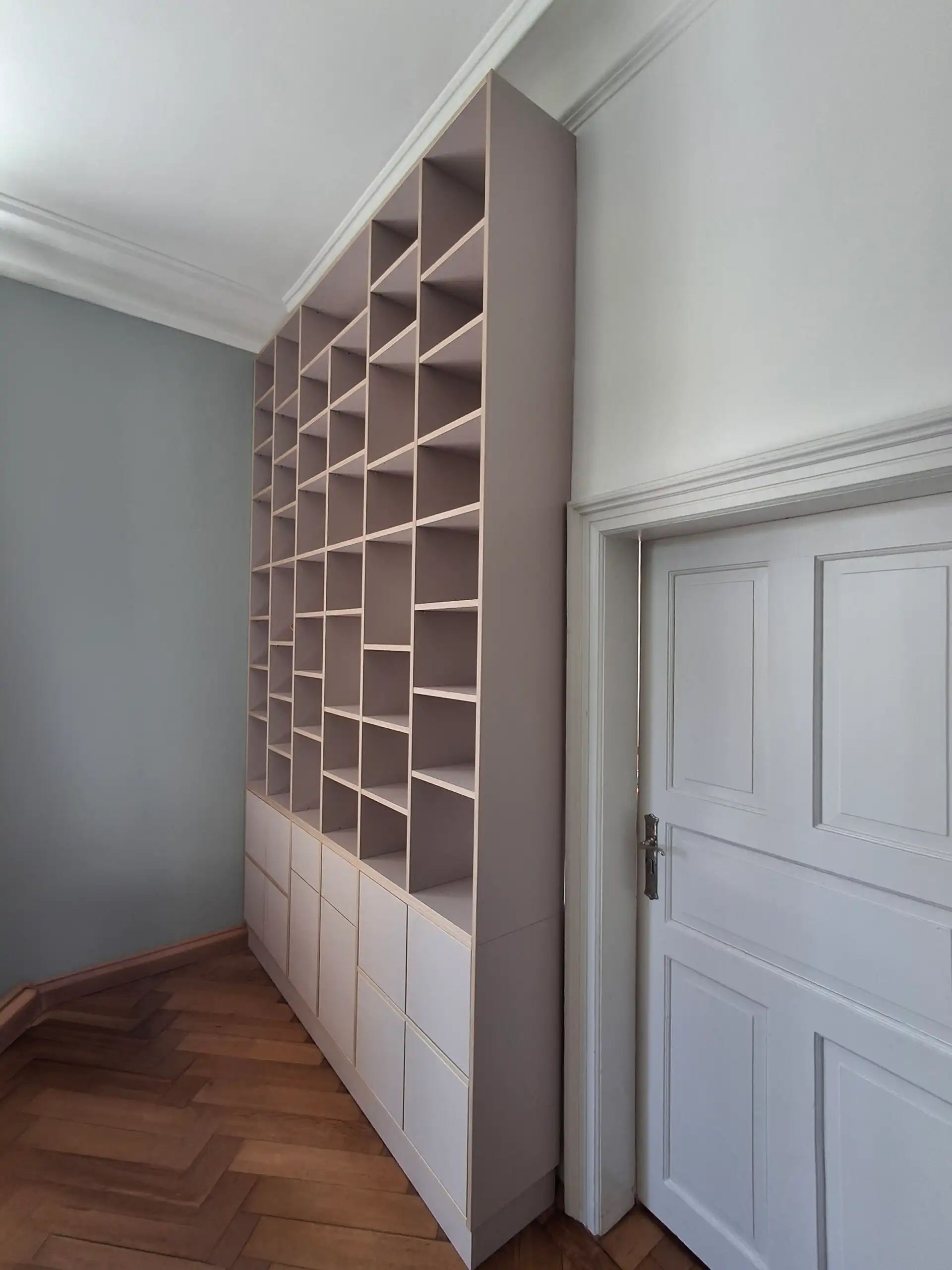 Bücherregal1